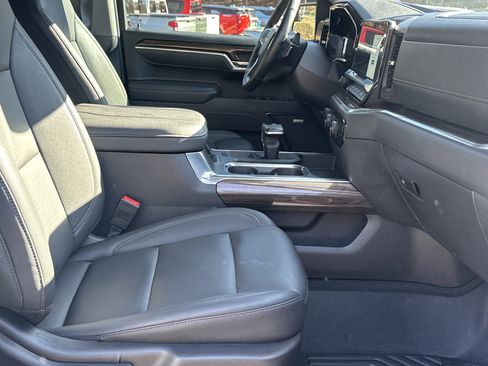 Used 2025 Chevrolet Silverado 1500 LT Trail Boss w/ Convenience Package II image 16