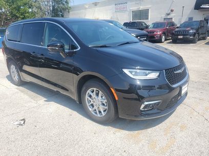New 2026 Chrysler Pacifica Select