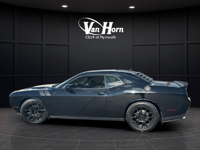 Used 2015 Dodge Challenger R/T Plus RWD image 4