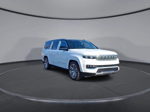 Used 2024 Jeep Grand Wagoneer L Series III image 2