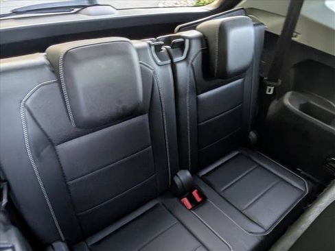 Certified 2021 Volkswagen Tiguan SE FWD image 18
