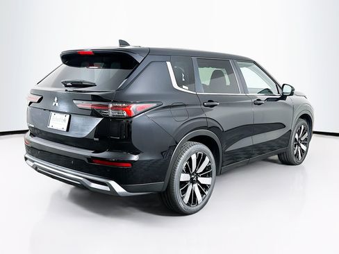Used 2025 Mitsubishi Outlander SE FWD image 9