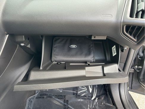 Used 2017 Ford Focus SE FWD image 32