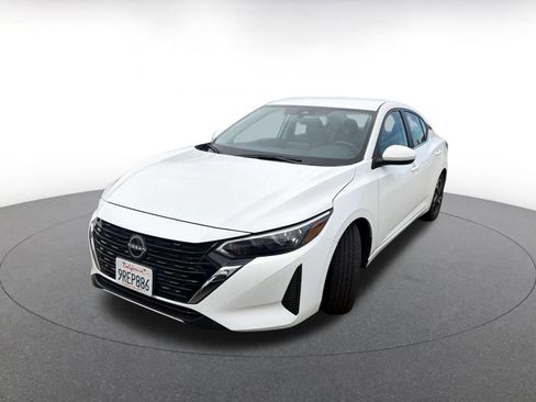 Used 2025 Nissan Sentra SV image 3