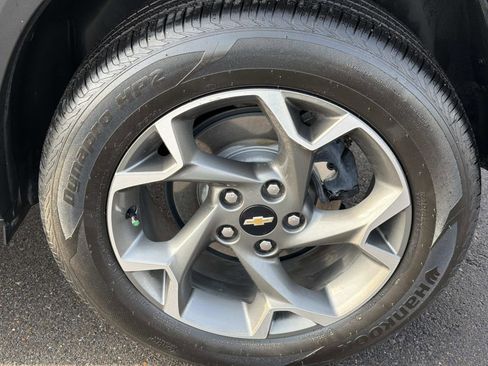 Certified 2025 Chevrolet Trax LT w/ Driver Confidence Package image 12