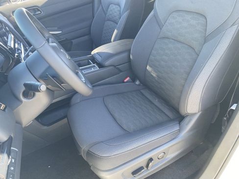 New 2025 Nissan Pathfinder SV image 21