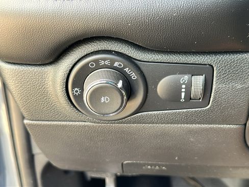 Used 2021 Dodge Durango SXT w/ 3rd Row Seating Group AWD/4WD image 14