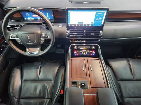 Used 2023 Lincoln Navigator Reserve image 26