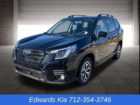 Used 2024 Subaru Forester Premium image 8