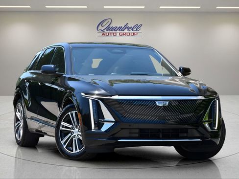 Certified 2024 Cadillac Lyriq Luxury AWD/4WD image 1