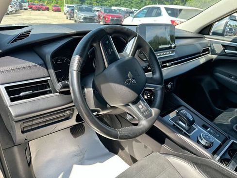 Used 2024 Mitsubishi Outlander SE AWD/4WD image 12