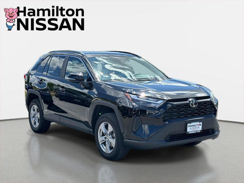 Used 2025 Toyota RAV4 XLE AWD/4WD image 1