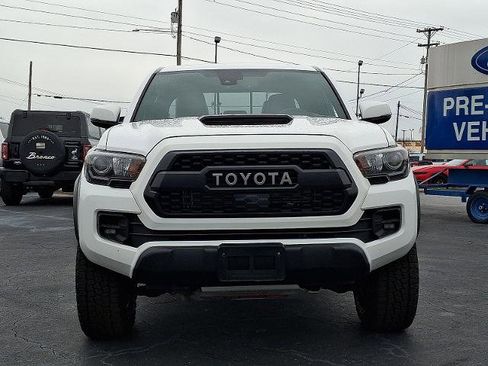 Used 2019 Toyota Tacoma TRD Pro image 2