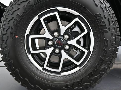 New 2025 Jeep Gladiator Rubicon w/ Convenience Group image 37