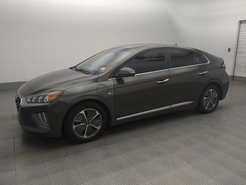 Used 2020 Hyundai Ioniq Limited FWD image 2