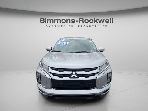 Used 2024 Mitsubishi Outlander Sport SE image 2