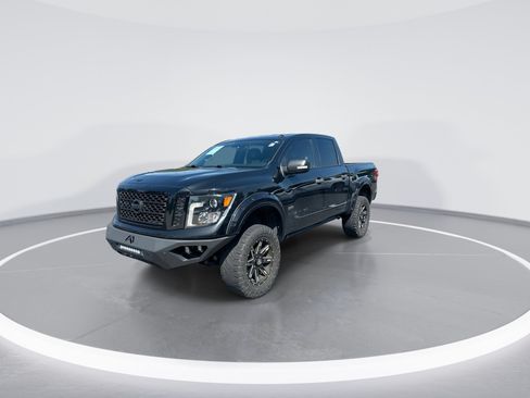Used 2019 Nissan Titan SV w/ SV Convenience Package AWD/4WD image 5