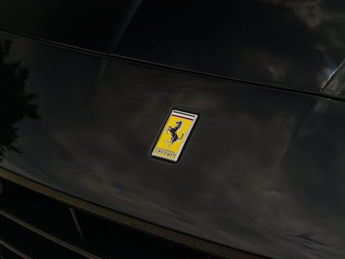 Used 2019 Ferrari Portofino RWD image 27