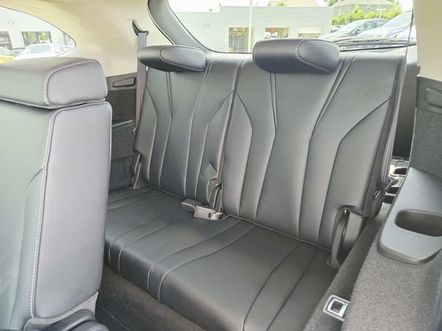 Used 2022 Acura MDX w/ Technology Package AWD/4WD image 11