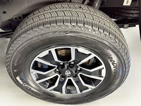 Used 2023 Toyota Tacoma TRD Sport w/ Advanced Technology Package image 32