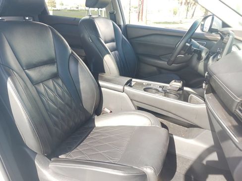 Used 2021 Nissan Rogue Platinum FWD image 16