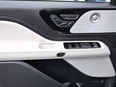 Used 2025 Lincoln Aviator Reserve w/ Equipment Group 201A image 23