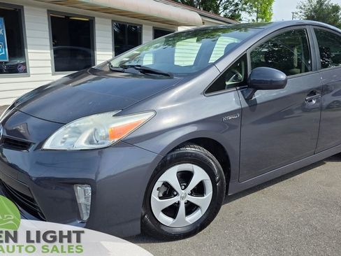 Used 2014 Toyota Prius Three FWD image 1
