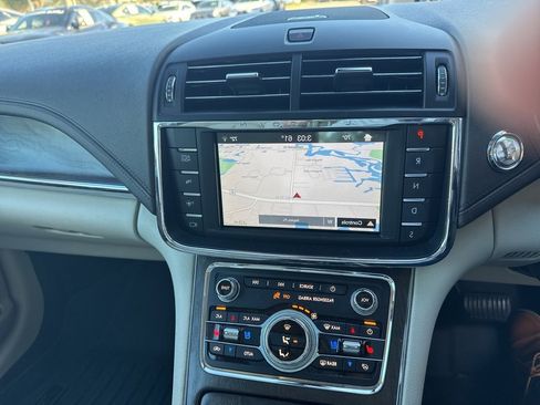 Used 2019 Lincoln Continental Reserve image 19