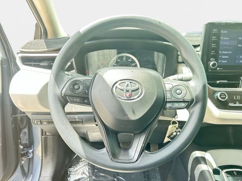 Used 2022 Toyota Corolla LE FWD image 16