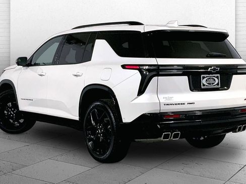 Used 2025 Chevrolet Traverse RS AWD/4WD image 11
