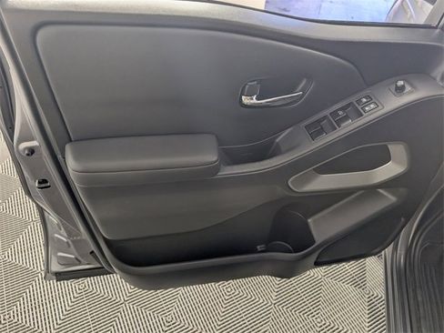 Used 2022 Nissan Frontier SV w/ Technology Package image 13