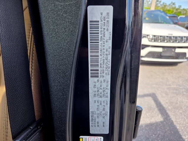 Certified 2018 Jeep Wrangler Unlimited Rubicon w/ Connectivity Group AWD/4WD image 20