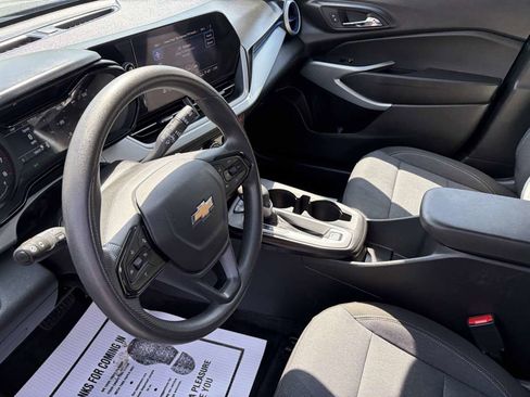 Used 2024 Chevrolet Trax LS FWD image 12
