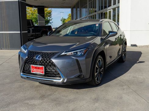 Used 2021 Lexus UX 250h image 3