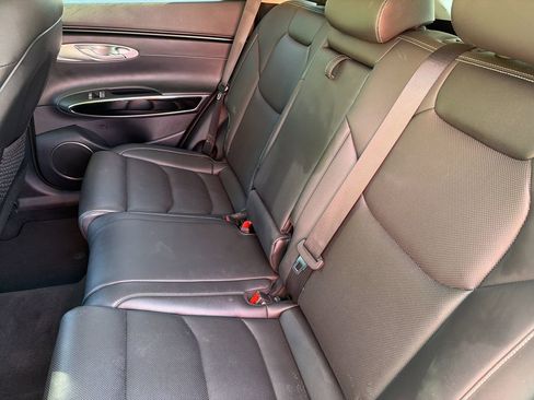 Used 2025 Genesis GV70 2.5T AWD/4WD image 19