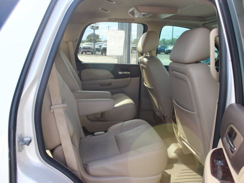 Used 2014 GMC Yukon Denali AWD/4WD image 19