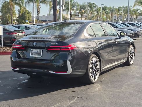 New 2027 BMW i5 eDrive40 w/ Convenience Package RWD image 10