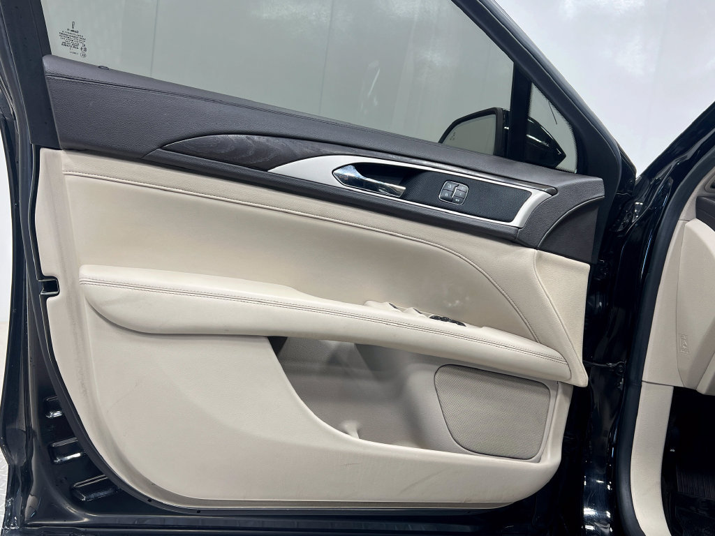 Used 2017 Lincoln MKZ Reserve w/ Climate Package AWD/4WD image 16