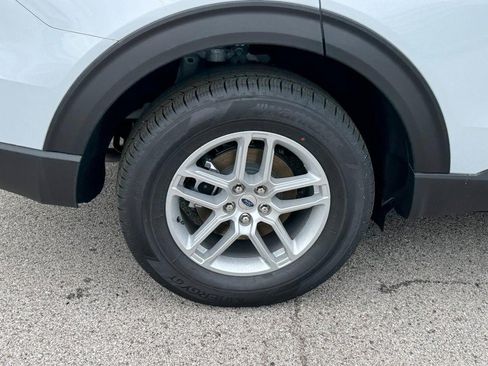 New 2026 Ford Explorer Active AWD/4WD image 4