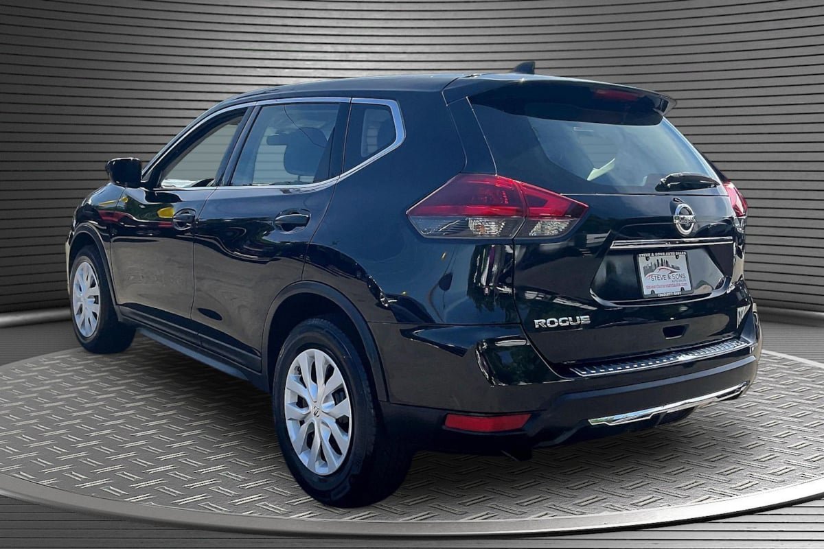 Used 2020 Nissan Rogue S FWD image 4