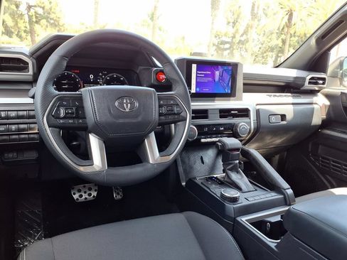Used 2025 Toyota Tacoma TRD Sport RWD image 12