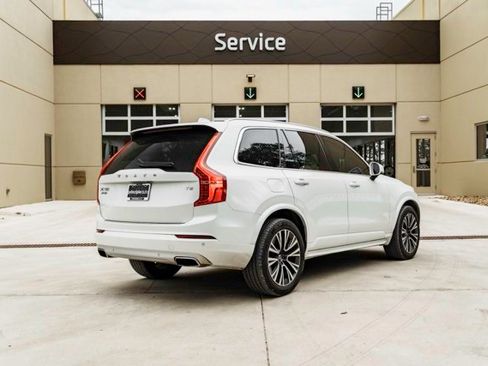 Used 2021 Volvo XC90 T5 Momentum w/ Climate Package image 7