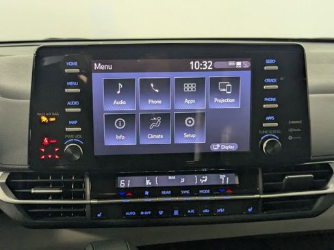 Used 2021 Toyota Sienna XLE FWD image 20