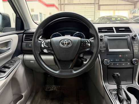 Used 2016 Toyota Camry LE FWD image 21