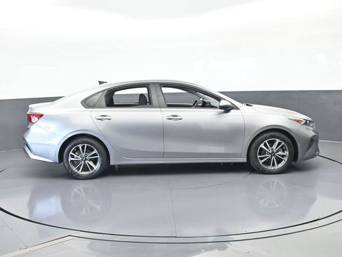 Used 2023 Kia Forte LXS image 7
