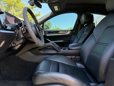 Certified 2024 Porsche Cayenne Coupe AWD/4WD image 13