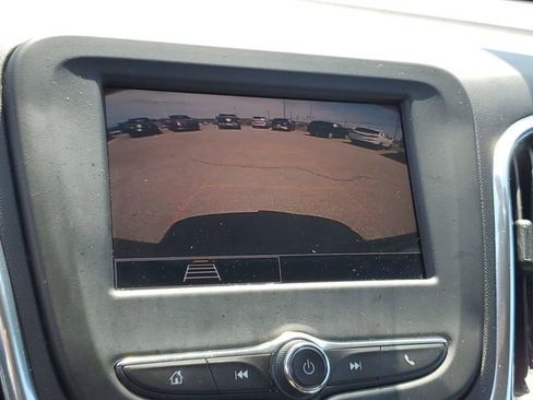 Used 2022 Chevrolet Equinox LT FWD image 27