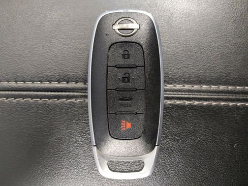 Used 2025 Nissan Sentra SV FWD image 32