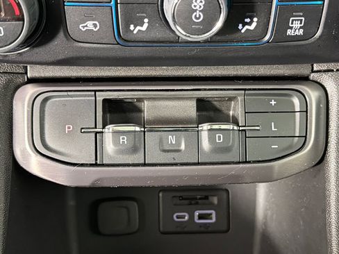 Used 2022 GMC Acadia AT4 w/ Technology Package image 33