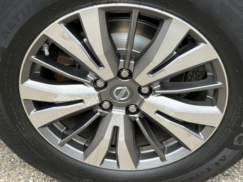 Used 2018 Nissan Pathfinder SL w/ Cargo Package AWD/4WD image 50